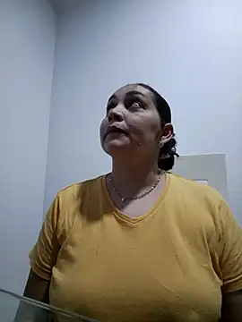 MirandaSoto online show from April 19, 2026, 5:19 am