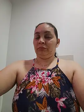 Snapshot of MirandaSoto chatting on June 17, 2026, 3:28 am MirandaSoto online show from June 17, 2026, 3:28 am