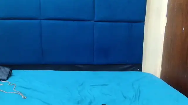 Snapshot of MilkyTitties chatting on November 7, 2025, 8:41 am MilkyTitties online show from November 7, 2025, 8:41 am