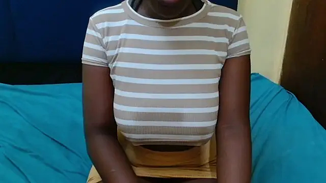 MilkyTitties online show from April 6, 2026, 4:41 am