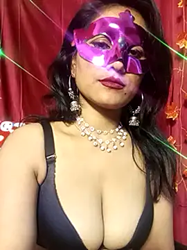 Stripy Doll online show from February 25, 2025, 4:35 pm