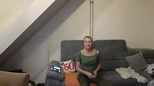 lisalustjouw online show from November 28, 2025, 10:48 am