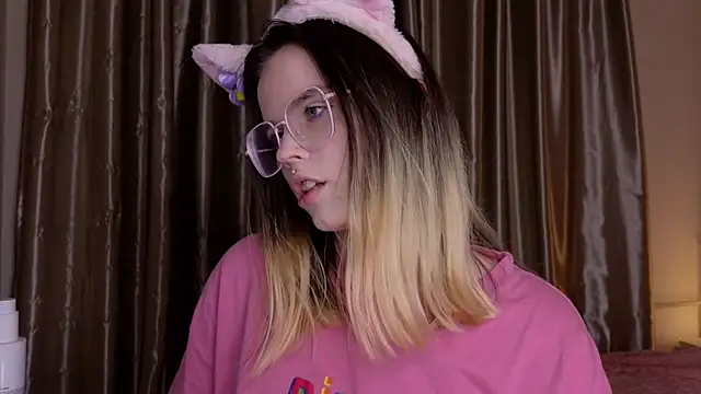 Snapshot of HanaMitsuri chatting on December 20, 2025, 3:26 pm HanaMitsuri online show from December 20, 2025, 3:26 pm