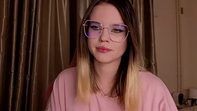 Snapshot of HanaMitsuri chatting on January 7, 2026, 7:30 pm HanaMitsuri online show from January 7, 2026, 7:30 pm