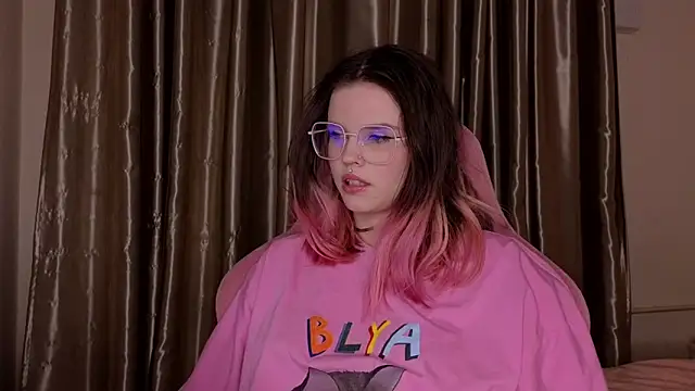 Snapshot of HanaMitsuri chatting on January 11, 2026, 9:22 pm HanaMitsuri online show from January 11, 2026, 9:22 pm