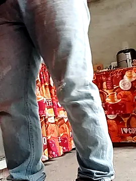 Snapshot of luchoarr chatting on December 17, 2024, 6:42 pm luchoarr online show from December 17, 2024, 6:42 pm