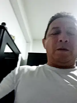 Snapshot of luchoarr chatting on January 12, 2025, 11:36 pm luchoarr online show from January 12, 2025, 11:36 pm