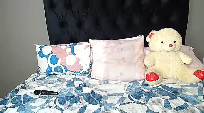 Snapshot of BootyliciousbustyX33 chatting on March 7, 2025, 7:19 am BootyliciousbustyX33 online show from March 7, 2025, 7:19 am
