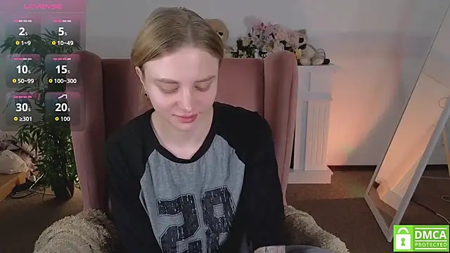 Snapshot of MirraBellanta chatting on May 18, 2026, 12:22 am MirraBellanta online show from May 18, 2026, 12:22 am