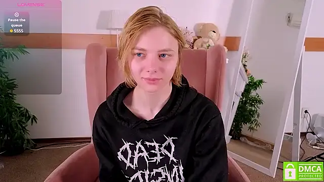 Snapshot of MirraBellanta chatting on January 17, 2026, 11:41 pm MirraBellanta online show from January 17, 2026, 11:41 pm