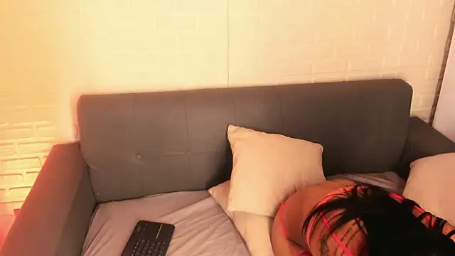 karina gomez 18 online show from November 19, 2025, 11:43 am