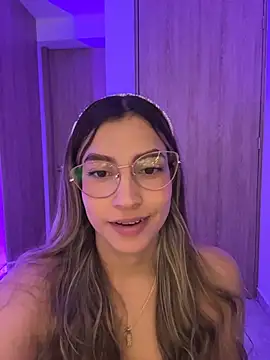 Snapshot of Issabela_G1 chatting on February 19, 2026, 2:08 am Issabela G1 online show from February 19, 2026, 2:08 am