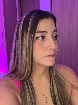 Snapshot of Issabela_G1 chatting on February 1, 2026, 3:49 am Issabela G1 online show from February 1, 2026, 3:49 am