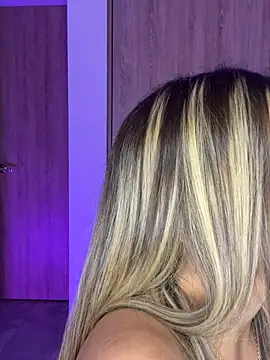 Snapshot of Issabela_G1 chatting on January 13, 2026, 1:31 am Issabela G1 online show from January 13, 2026, 1:31 am