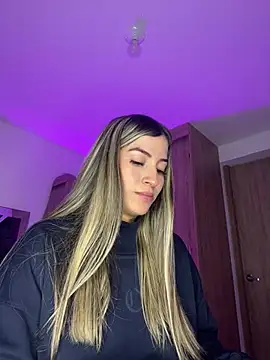 Issabela G1 online show from February 22, 2025, 3:01 am