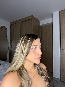 Snapshot of Issabela_G1 chatting on February 11, 2026, 2:00 am Issabela G1 online show from February 11, 2026, 2:00 am