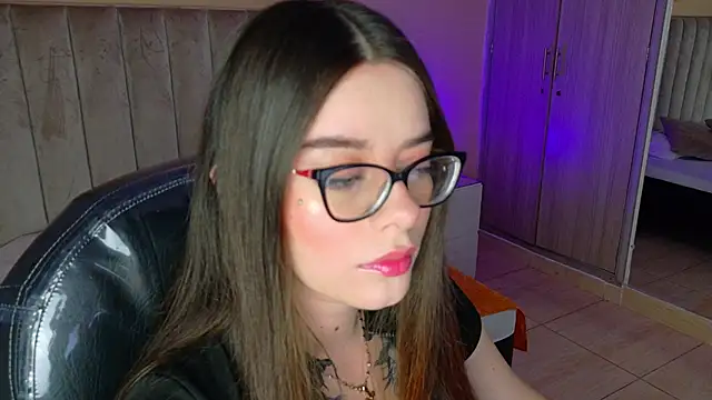 Snapshot of Charlotte_Olsen_ chatting on June 3, 2026, 8:35 pm Charlotte Olsen online show from June 3, 2026, 8:35 pm