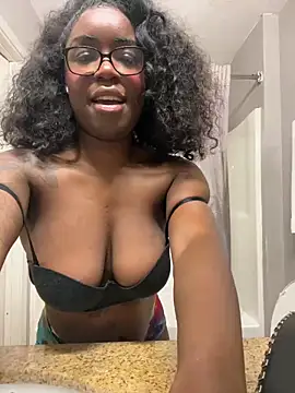 Snapshot of bambinokitt3n chatting on December 30, 2024, 7:15 am bambinokitt3n online show from December 30, 2024, 7:15 am