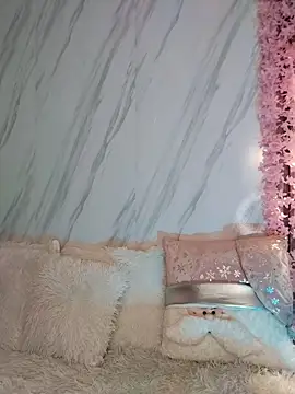 Nanda Vixen online show from December 1, 2025, 10:10 pm