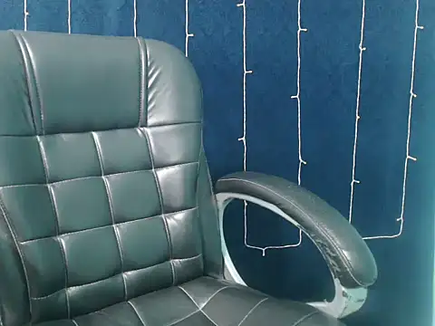 Snapshot of Yashi chatting on November 10, 2025, 3:06 pm Yashi online show from November 10, 2025, 3:06 pm