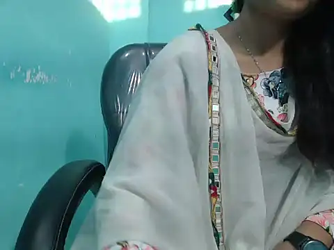 Snapshot of Yashi chatting on March 16, 2025, 12:22 pm Yashi online show from March 16, 2025, 12:22 pm