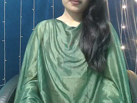 Snapshot of Yashi chatting on November 4, 2025, 2:43 pm Yashi online show from November 4, 2025, 2:43 pm