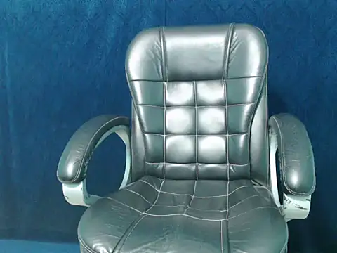 Snapshot of Yashi chatting on October 27, 2025, 8:43 pm Yashi online show from October 27, 2025, 8:43 pm