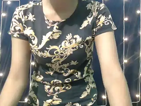 Snapshot of Yashi chatting on October 28, 2025, 1:43 pm Yashi online show from October 28, 2025, 1:43 pm