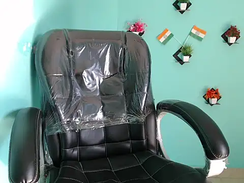 Snapshot of Yashi chatting on March 19, 2025, 10:11 am Yashi online show from March 19, 2025, 10:11 am