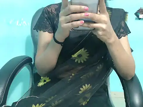 Snapshot of Yashi chatting on March 6, 2025, 2:29 pm Yashi online show from March 6, 2025, 2:29 pm