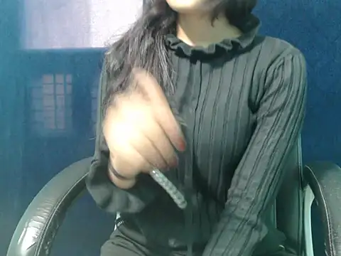 Snapshot of Yashi chatting on November 24, 2025, 10:37 am Yashi online show from November 24, 2025, 10:37 am