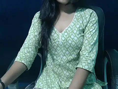 Snapshot of Yashi chatting on November 23, 2025, 5:45 pm Yashi online show from November 23, 2025, 5:45 pm