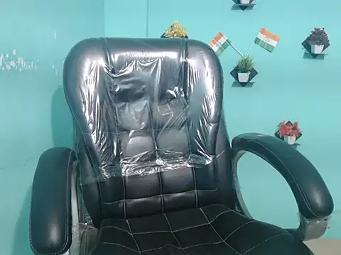 Snapshot of Yashi chatting on March 10, 2025, 12:49 pm Yashi online show from March 10, 2025, 12:49 pm