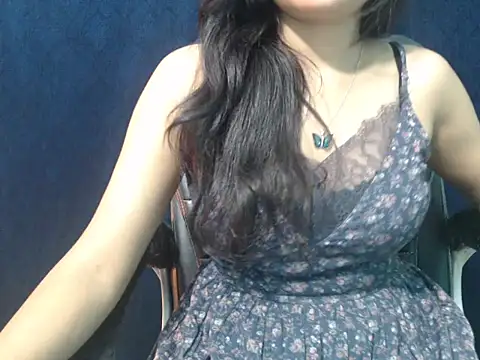 Snapshot of Yashi chatting on December 13, 2025, 8:04 pm Yashi online show from December 13, 2025, 8:04 pm