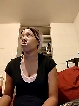 Snapshot of TickleMeKink chatting on February 24, 2025, 6:16 am TickleMeKink online show from February 24, 2025, 6:16 am