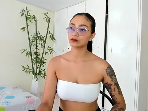 Snapshot of ASIAM_BRUNET chatting on January 9, 2026, 6:04 pm ASIAM BRUNET online show from January 9, 2026, 6:04 pm