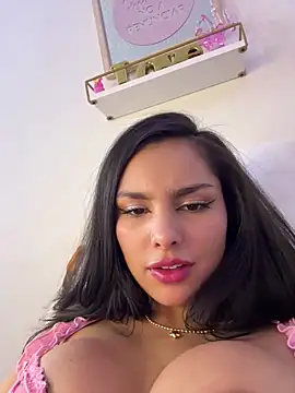 Snapshot of Maddy_Rouse_ chatting on March 17, 2025, 3:25 am Maddy Rouse  online show from March 17, 2025, 3:25 am