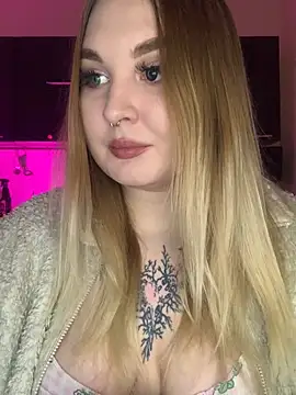 Greeenfriends6969 online show from January 15, 2025, 12:30 am