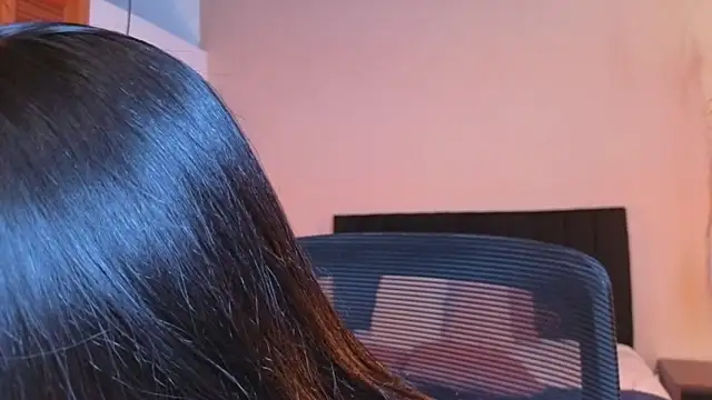 ChloeTurner  online show from February 26, 2026, 8:09 pm