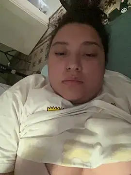 cutiepeach online show from October 24, 2025, 9:47 pm