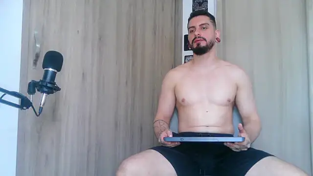 Aaron kwok28 online show from October 30, 2025, 9:22 pm