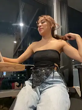 Snapshot of Katee_Jones chatting on November 14, 2025, 11:41 pm Katee Jones online show from November 14, 2025, 11:41 pm