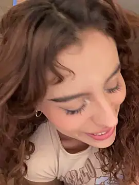 Snapshot of Katee_Jones chatting on October 9, 2025, 8:09 pm Katee Jones online show from October 9, 2025, 8:09 pm