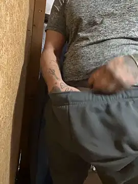 yomanfriend online show from December 15, 2024, 3:31 pm