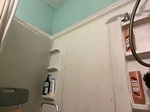 yomanfriend online show from December 16, 2024, 5:33 pm