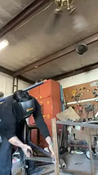 yomanfriend online show from December 25, 2024, 9:33 pm