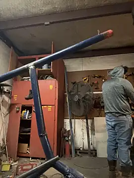 yomanfriend online show from January 17, 2025, 2:29 am