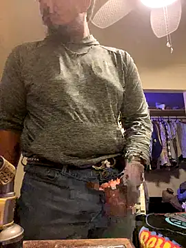 yomanfriend online show from November 11, 2025, 5:02 am