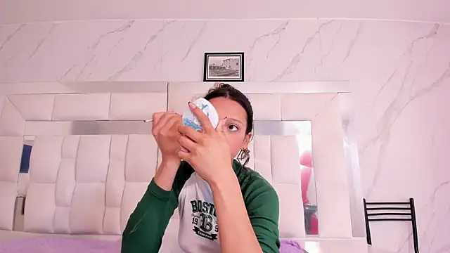 BritneyCollins online show from September 20, 2025, 11:26 am