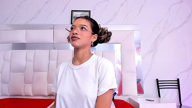 BritneyCollins online show from October 2, 2025, 11:46 am